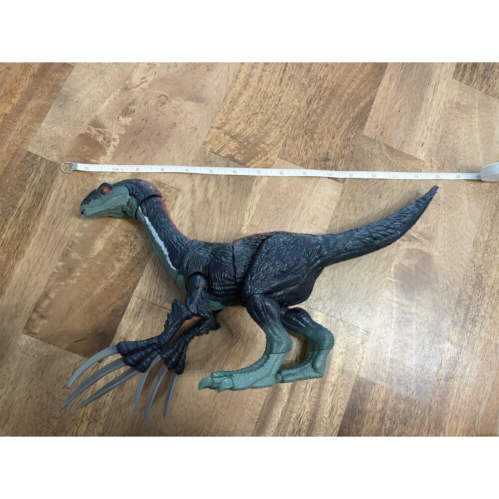 Mattel Jurassic World Velociraptor Dinosaur Figure with Extended Claws - Picture 6 of 6